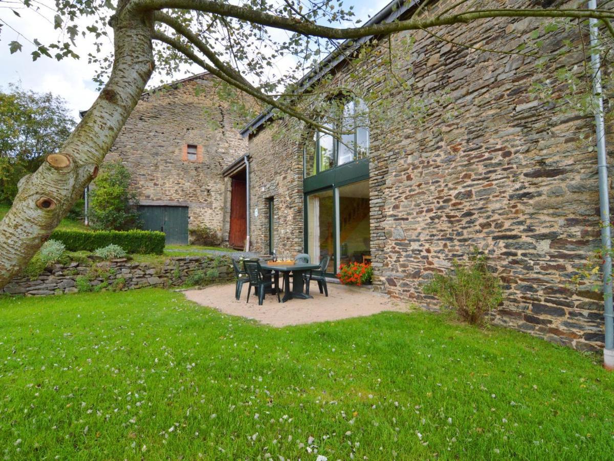Comfortable Cottage In Neufmoulin With Meadow View Houffalize Habitación foto