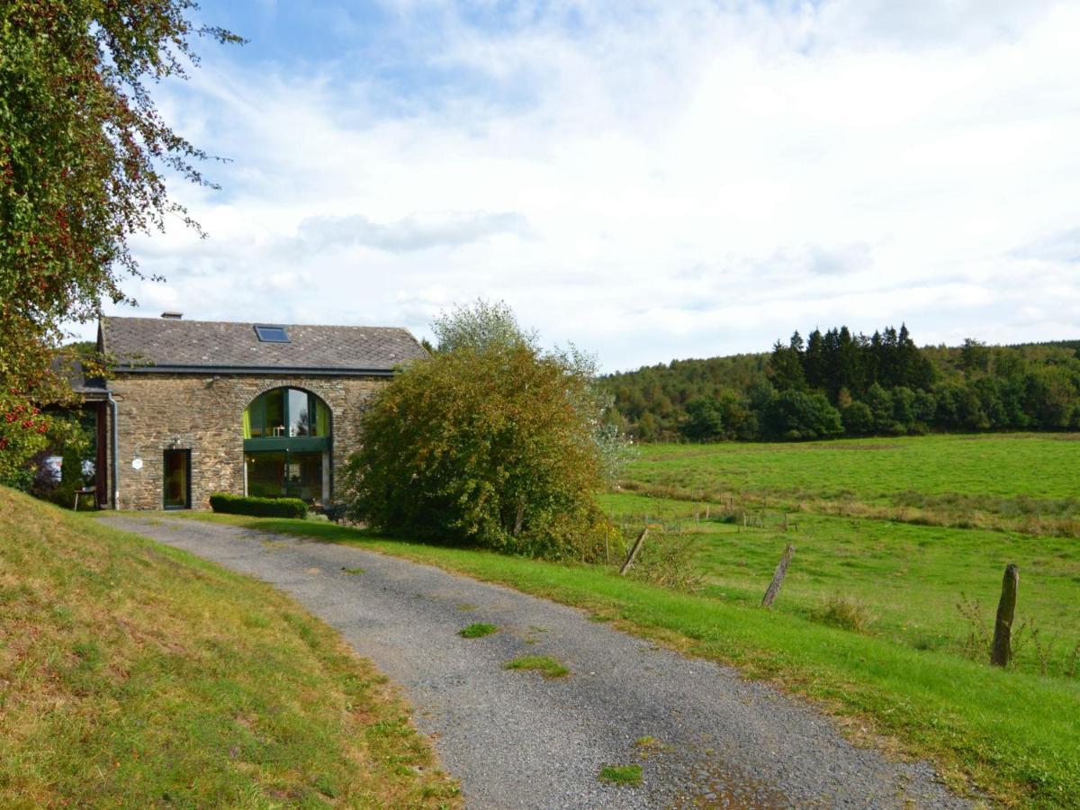 Comfortable Cottage In Neufmoulin With Meadow View Houffalize Habitación foto
